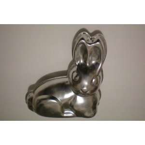  Wilton Rabbit 3 Dimensional Stand Up Cake Pan    RETIRED 