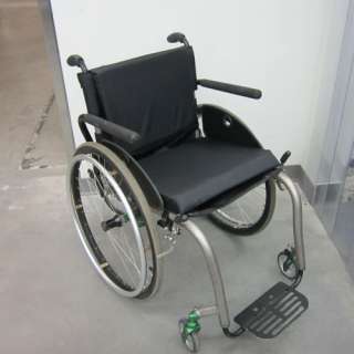 TiLite 18X17 ZRA Titanium Wheelchair SN 34797  