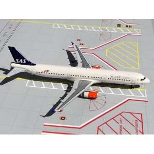  GEMINI200 Sas A321 1/200 Toys & Games