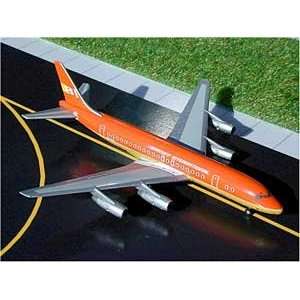  Braniff DC 8 50 (Orange) (1500 Scale) Toys & Games