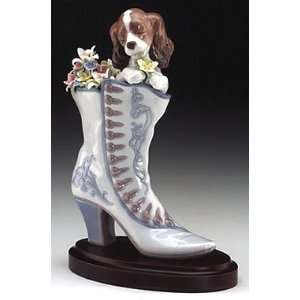  Lladro A Well Heeled Puppy