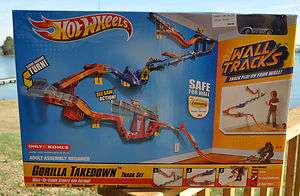 Hot Wheels Wall Tracks Gorilla Takedown Track Set by Mattel NEW 
