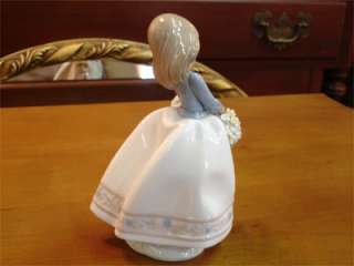 Lladro Figurine May Flowers in Excellent Condition  