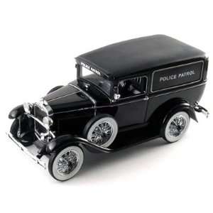   Models 1/18 1930 Ford Model A Police Paddy Wagon Toys & Games