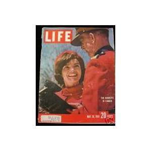   26, 1961    Cover Jacqueline Kennedy in Canada Ralph Graves Books