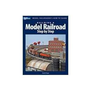  12418 Kalmbach Book Building a Model Railroad Step by Step 