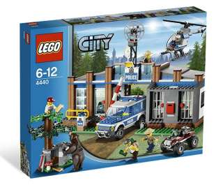 NEW LEGO 4440   LEGO City Forest Police Station w/ Helicopter & 5 