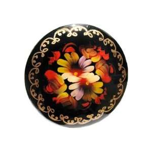 GreatRussianGifts White Flowers Round Lacquer Broach