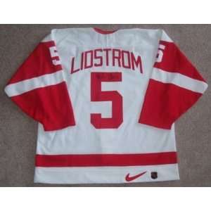  Nicklas Lidstrom Autographed Jersey   Autographed NHL 