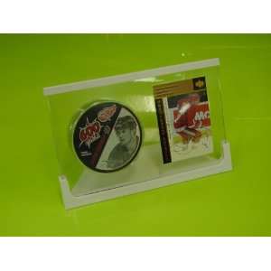 Case of 36 Ct. Acrylic Hockey Puck and Card Display Cases. #1 Online 