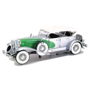   model car 118 scale die cast by Signature Models   Silver Green Toys
