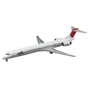  Hasegawa   1/200 JAL MD 90 (Plastic Model Airplane) Toys & Games