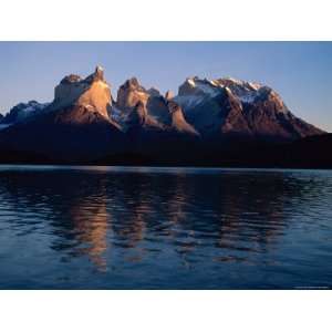  Lake Pehoe, Torres Del Paine National Park, Chile Premium 