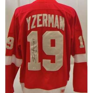  Autographed Steve Yzerman Jersey   GAI   Autographed NHL 