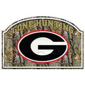  NCAA Georgia Bulldogs 11 by 17 Inch Gone Hunting 