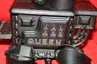 Vintage Cast Iron Queen Miniature Stove Salesman sample/doll furniture 