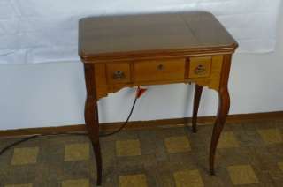 MINT SINGER QUEEN ANNE STYLE SEWING MACHINE PECAN WOOD CABINET  