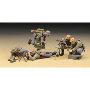  Academy 1/35 German Machine Gun Team Toys & Games