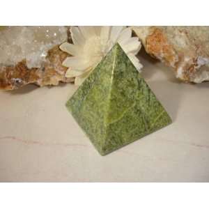  Serpentine Pyramid Crystal Healing Balance   Reiki Chakras 