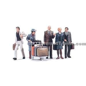  Merten HO Scale Travelers   Standing w/Luggage Toys 