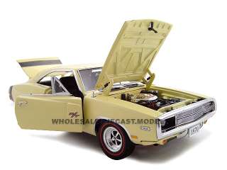 1970 DODGE CHARGER R/T CREAM 124 DIECAST MODEL  