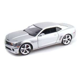  2010 Chevy Camaro SS 118 Scale (Silver) Toys & Games