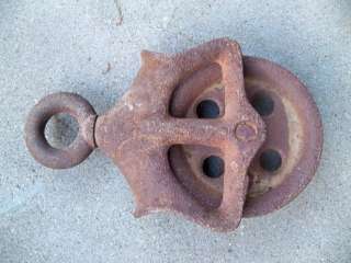 Cast Iron Pulley LARGE Antique Farm House Barn TooLs Primitive and 