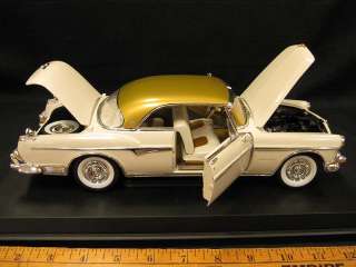 1955 Chrysler Imperial Diecast 118 Car Model by Signature Models 