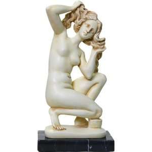  Aphrodite Kneeling Statue Reproduction Home & Garden