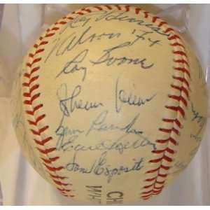   1958 White Sox Team 24 SIGNED Baseball NELLIE FOX