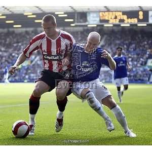 /06 Phil Jagielka   Sheffield United in action against Andrew Johnson 