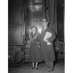    [ca. 1937] Sen. And Mrs. Sherman Minton of Ind.