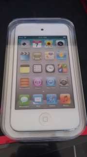 Apple iPod touch 4th Generation White 8 GB Latest Model MD057LL/A 