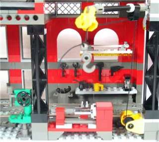 Lego World City, 9V Train Engine Shed #10027. 100% Plus 8 Bonus 